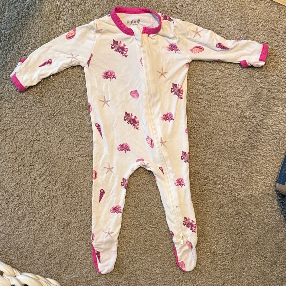 Kyte BABY Cream and Pink Seashell Footie